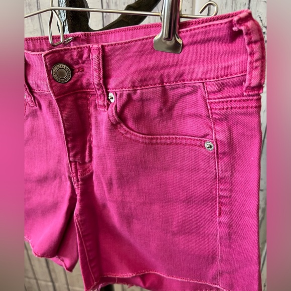 American Eagle Hot Pink Demin Shorts - Picture 4 of 8